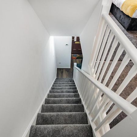 Lovely House In Dagenham / Barking With Free Parking, Wifi & Garden Exteriör bild